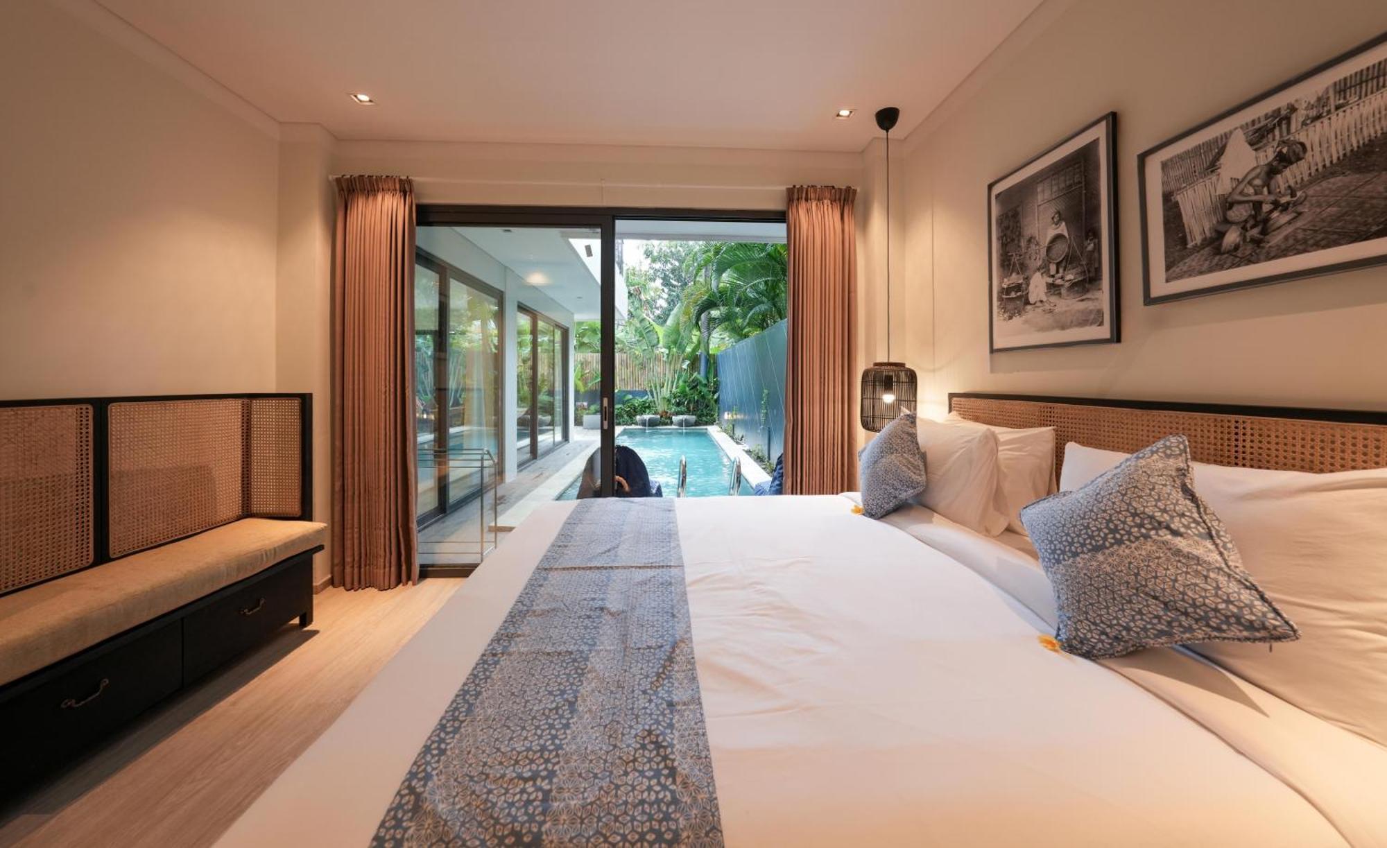 Cora Walk To Double Six Seminyak (Bali)